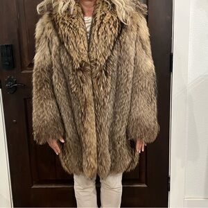Luxurious Brown Finn Tanuki Raccoon Stroller  Fur‎ Coat